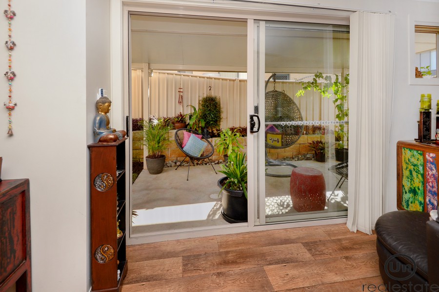 7 Jackwood Grove, Boambee East - Lounge/Outdoor ar