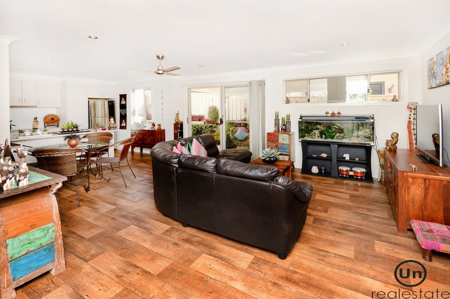 7 Jackwood Grove, Boambee East - Lounge