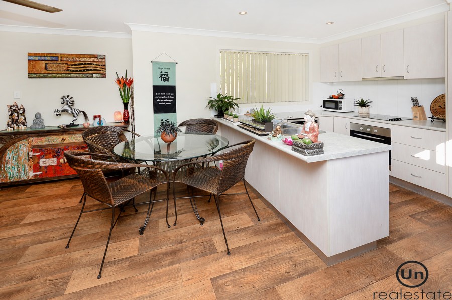 7 Jackwood Grove, Boambee East - Kitchen/Dining