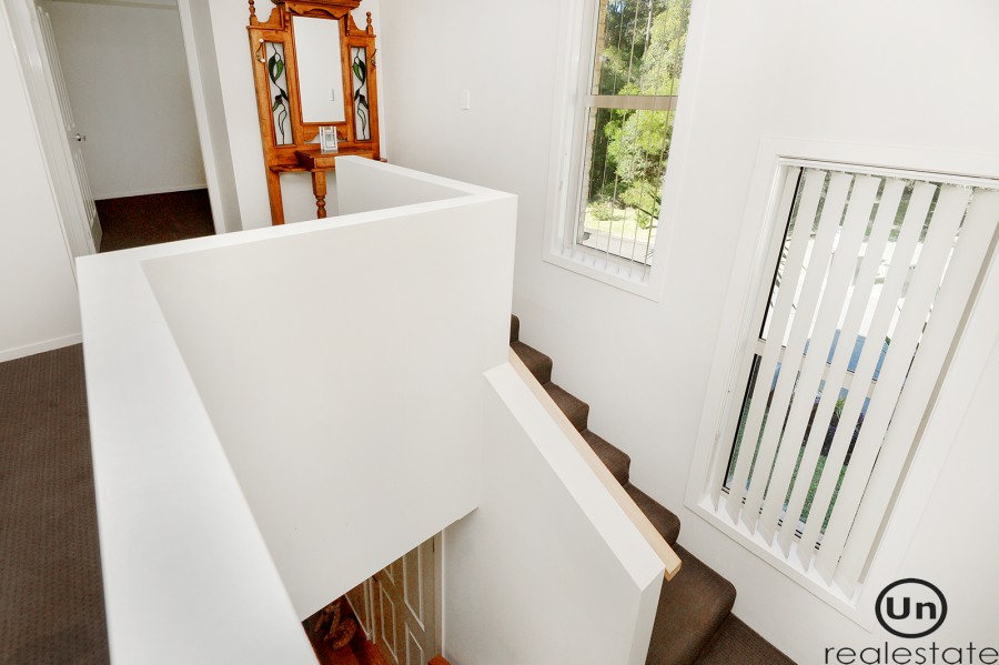 7 Jackwood Grove, Boambee East - Stairway void