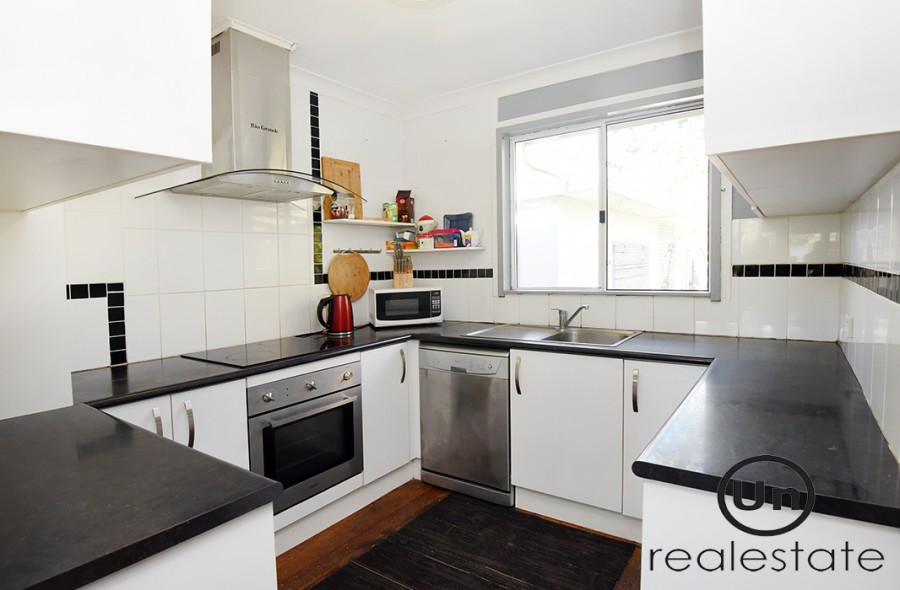 23 Kurrajong Street, Coffs Harbour - Kitchen