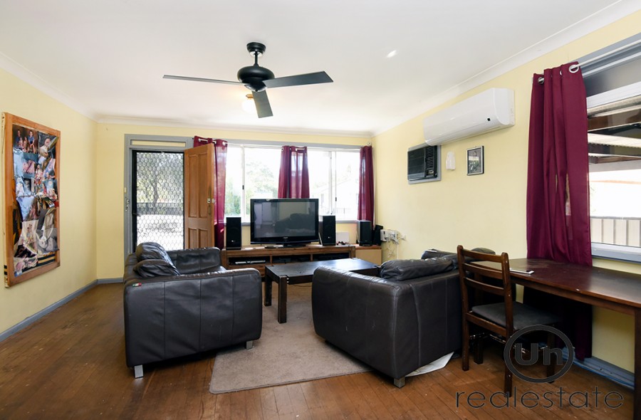 23 Kurrajong Street, Coffs Harbour - Lounge