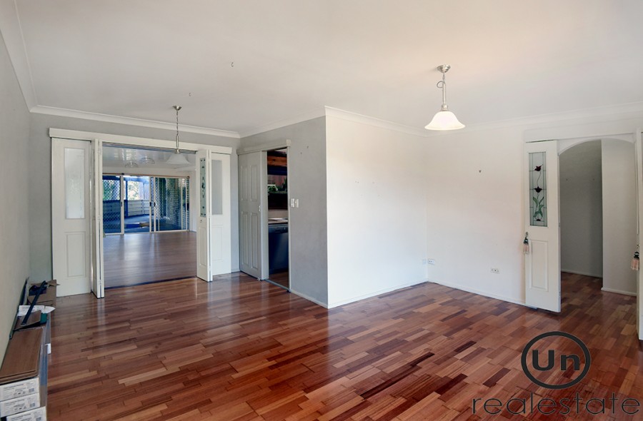 12 McGregor Close, Toormina - Living