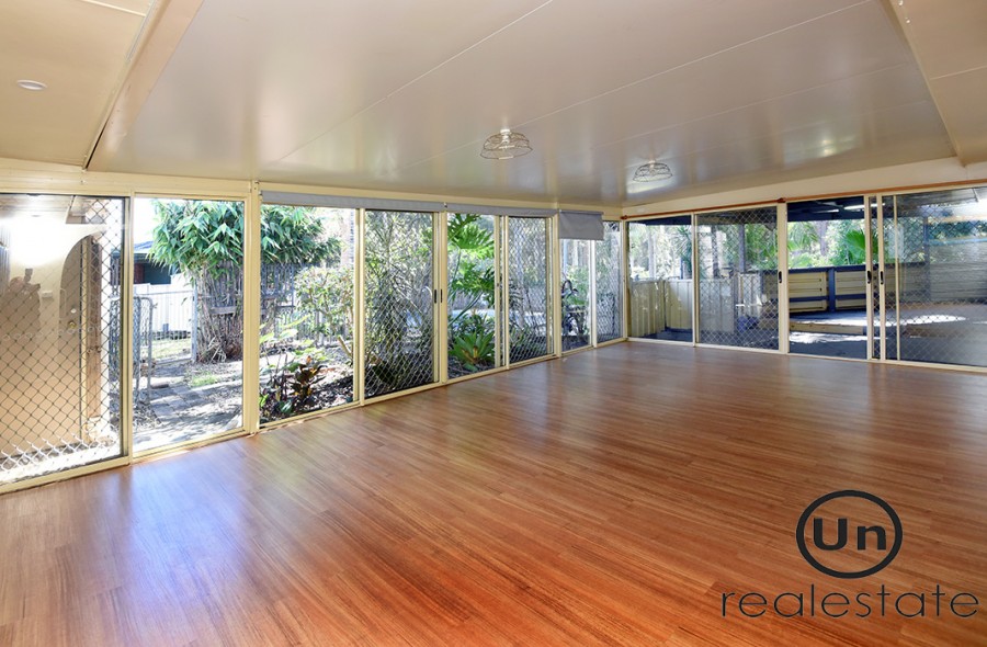 12 McGregor Close, Toormina - Open plan living