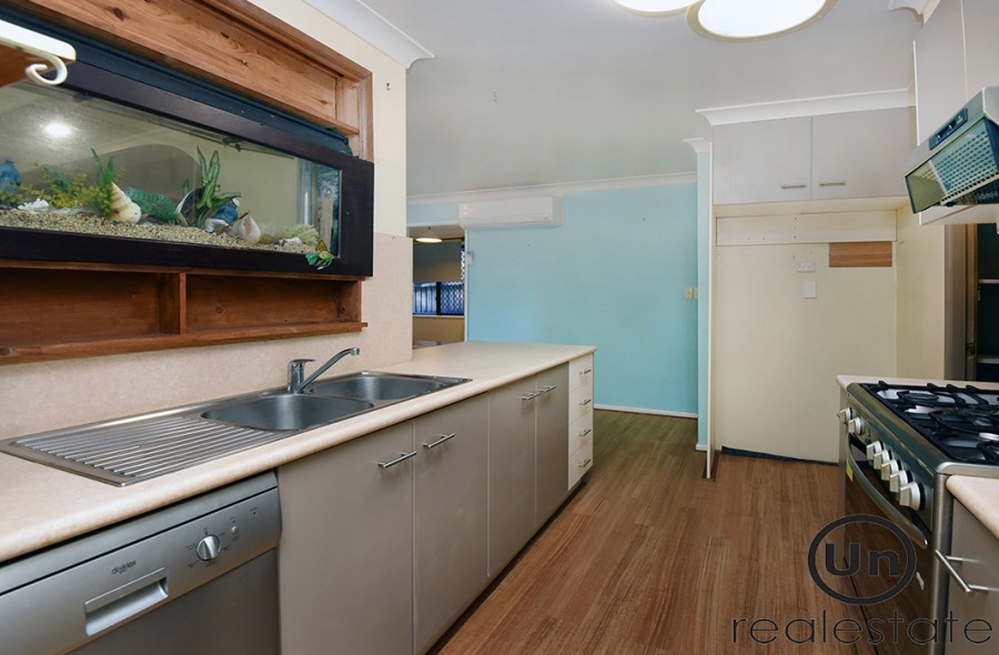 12 McGregor Close, Toormina - Kitchen