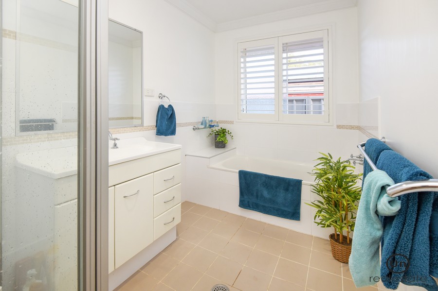 40 Worland Drive, Boambee East - Bathroom