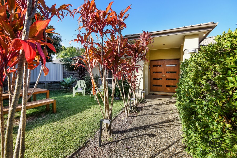 40 Worland Drive, Boambee East - Front entry