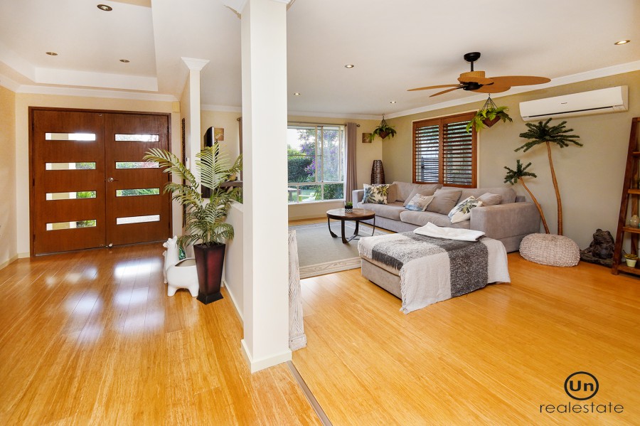40 Worland Drive, Boambee East - Entrance/living