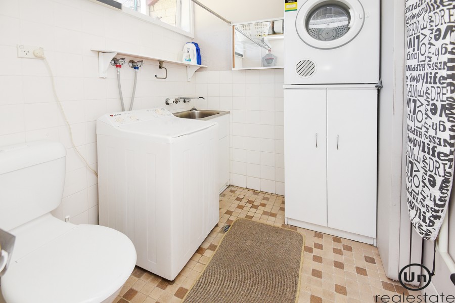4/18 Combine Street, Coffs Harbour - Laundry