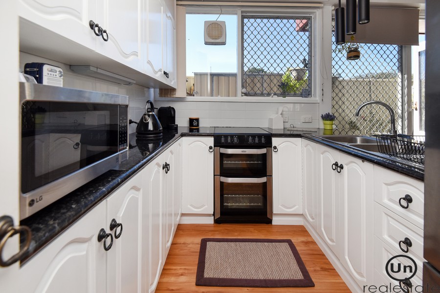 4/18 Combine Street, Coffs Harbour - Kitchen