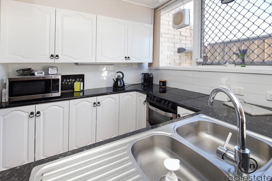 4/18 Combine Street, Coffs Harbour - Kitchen