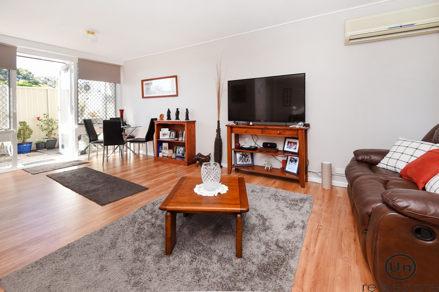 4/18 Combine Street, Coffs Harbour - Open plan Din