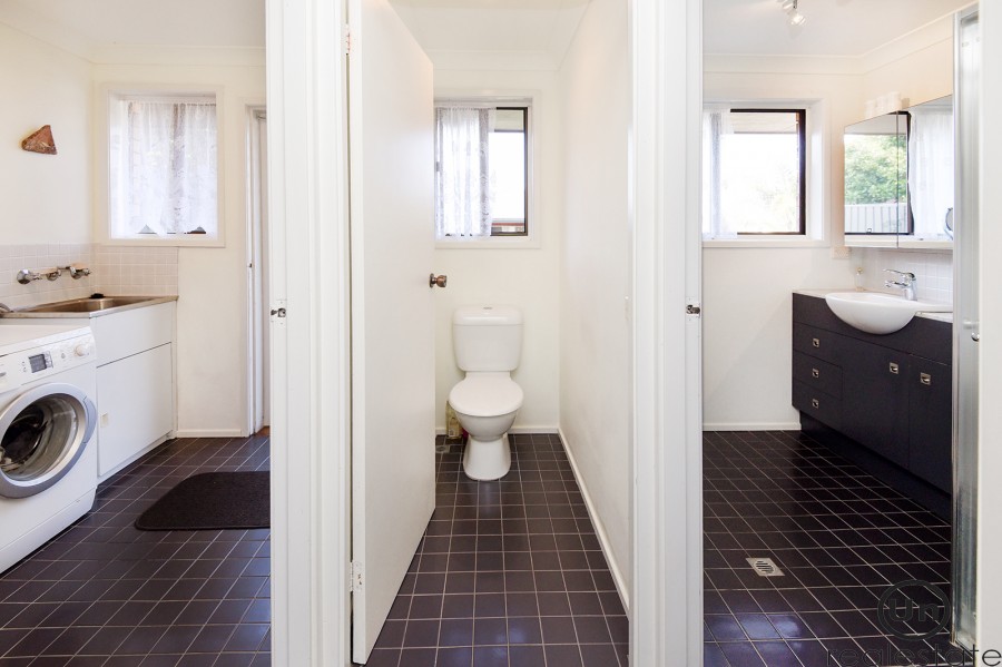 2/16 Wybalena Crescent, Toormina - Bathroom/Toilet