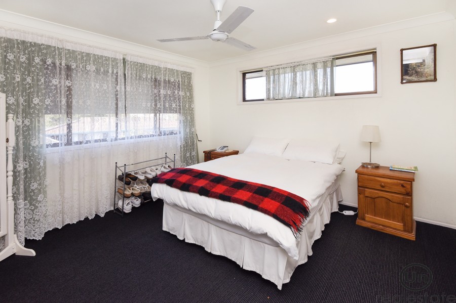 2/16 Wybalena Crescent, Toormina - Bedroom
