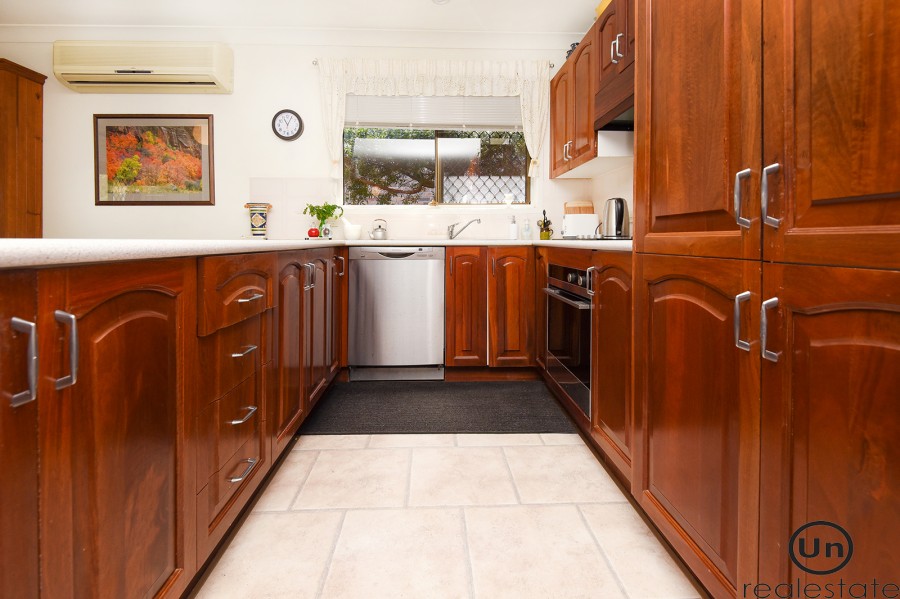 2/16 Wybalena Crescent, Toormina - Kitchen