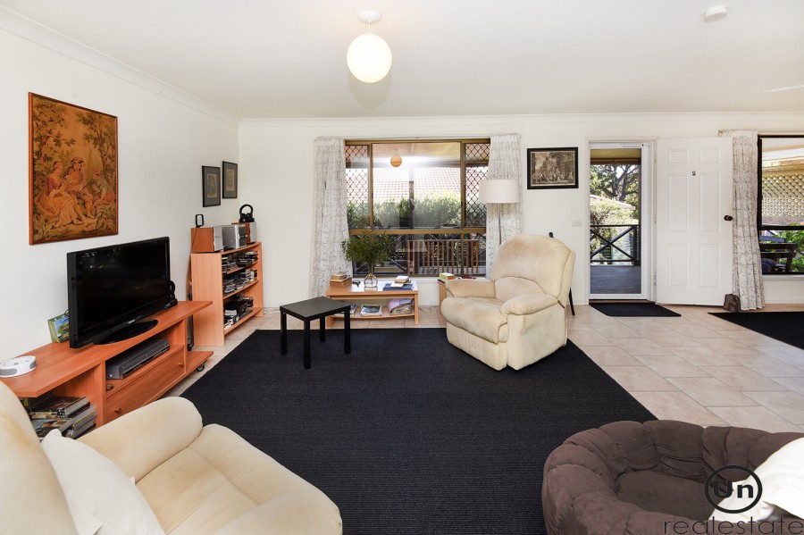 2/16 Wybalena Crescent, Toormina - Lounge