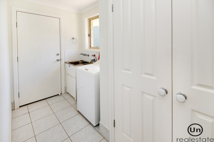 5 Rutland Street, Bonville - Laundry