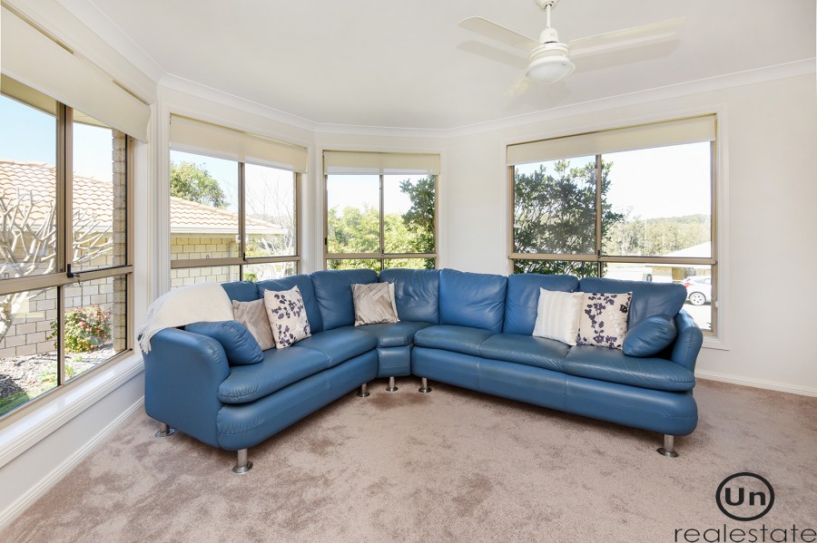 5 Rutland Street, Bonville - Lounge