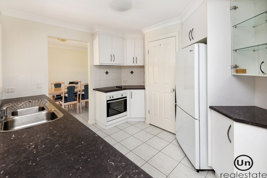 5 Rutland Street, Bonville - Kitchen/Dining