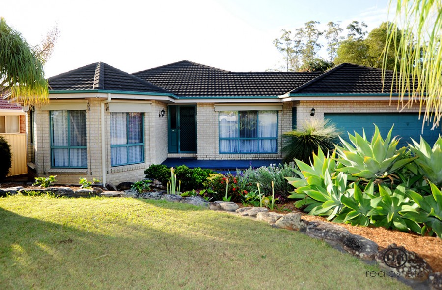 6 Kearn Close, Boambee East - Front of house