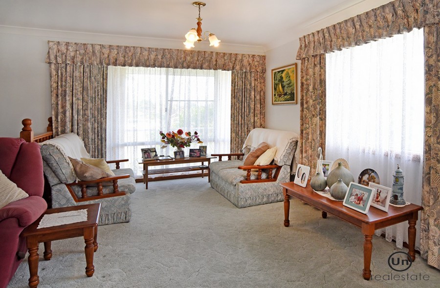 3 Strawberry Close, Woolgoolga - Lounge