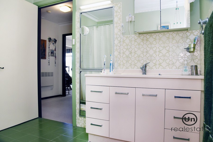 20 Gillibri Crescent, Sawtell - Bathroom
