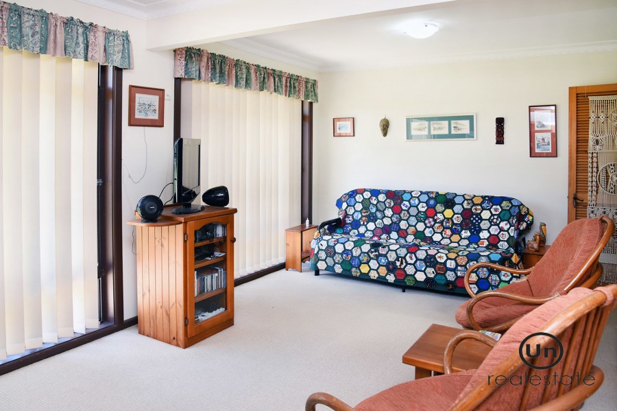 20 Gillibri Crescent, Sawtell - Lounge / Living