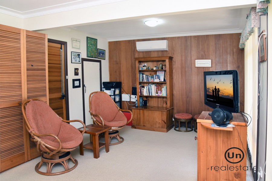 20 Gillibri Crescent, Sawtell - Living