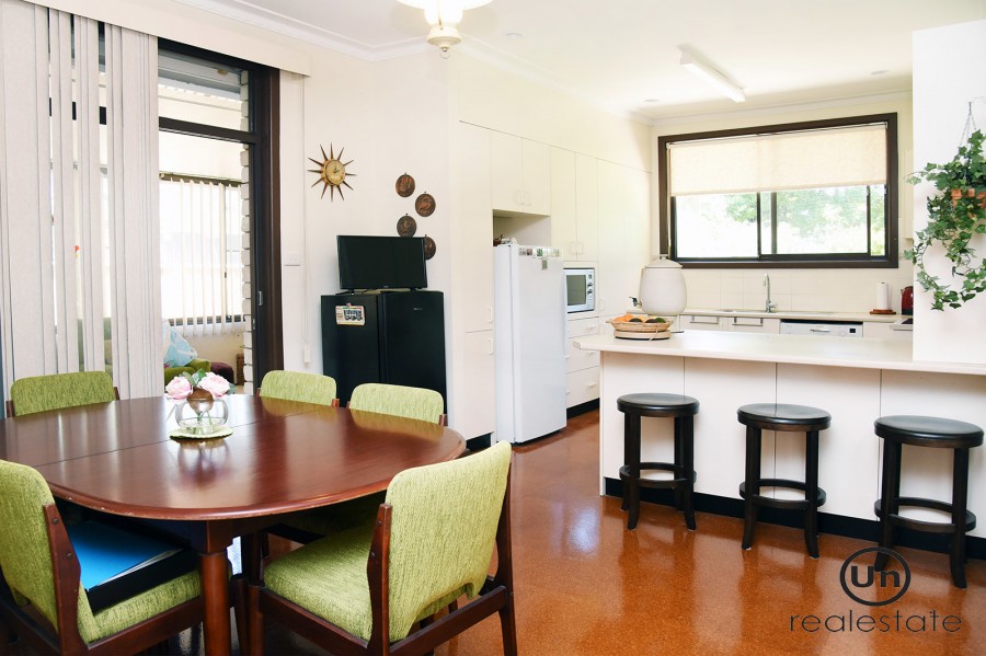 20 Gillibri Crescent, Sawtell - Kitchen / Dining