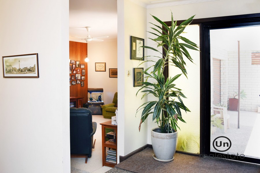 20 Gillibri Crescent, Sawtell - Entry