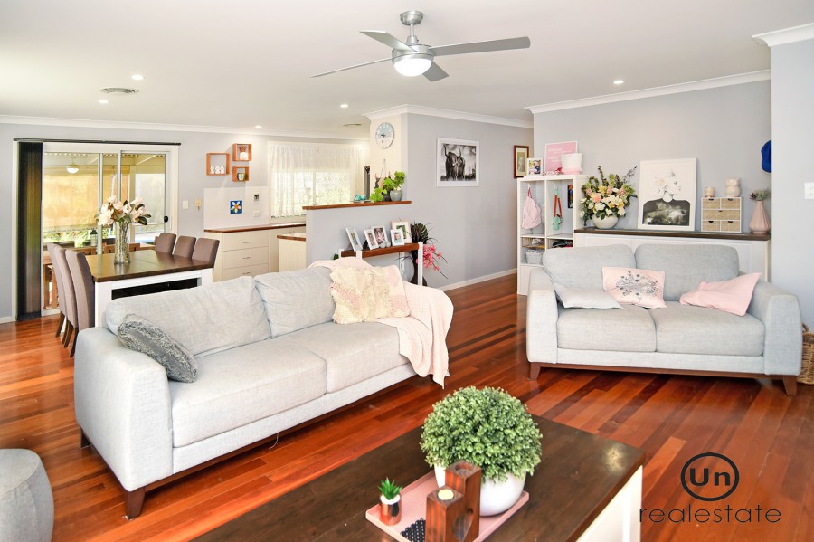 16 Crescent Street, Boambee East - Lounge