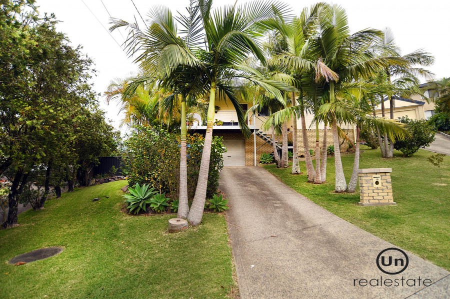 16 Crescent Street, Boambee East - front of house