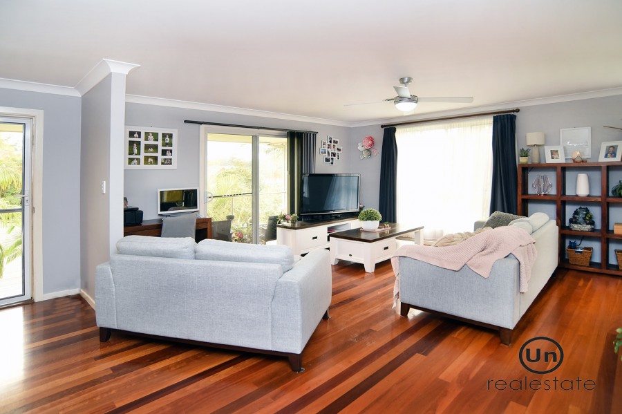 16 Crescent Street, Boambee East - Open plan livin