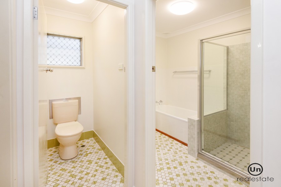 209 Sawtell Road, Toormina - Bathroom with separat