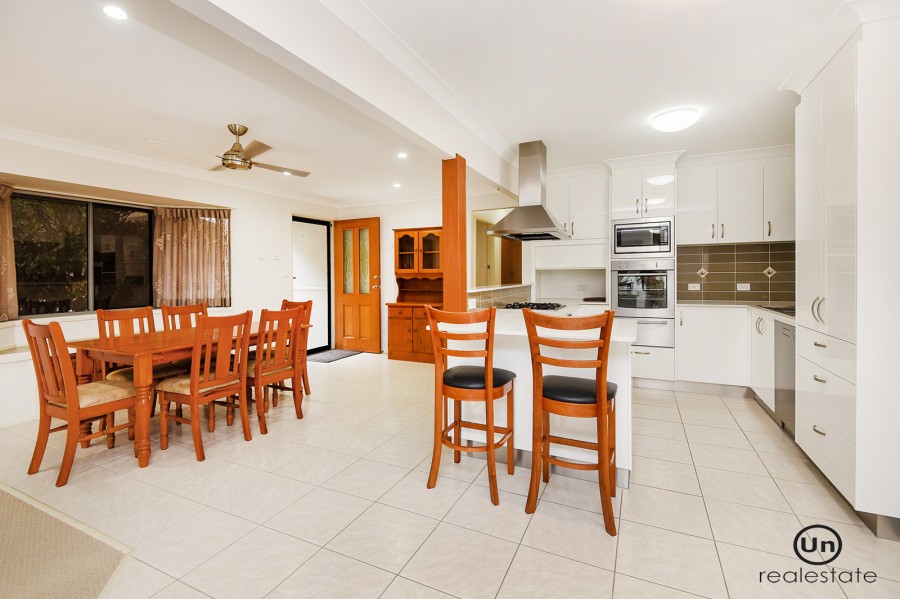 209 Sawtell Road, Toormina - Kitchen / dining area