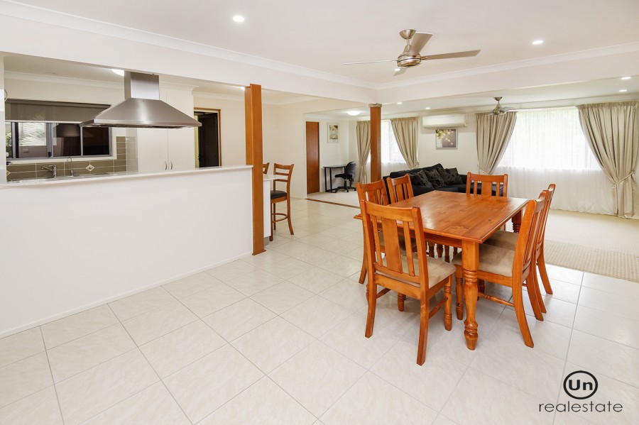 209 Sawtell Road, Toormina - Kitchen / dining
