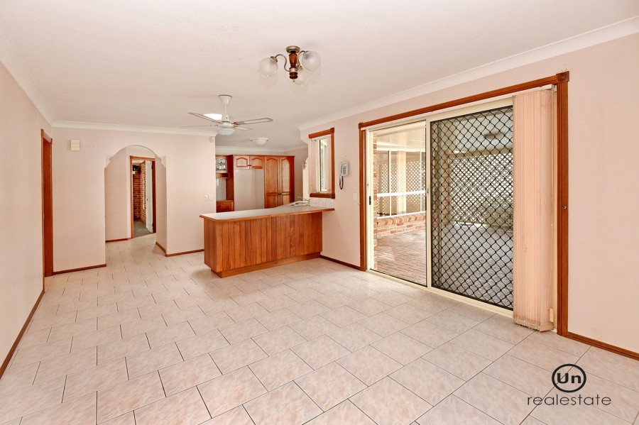 3 Cocos Palm Close, Boambee East - Open plan Kitch