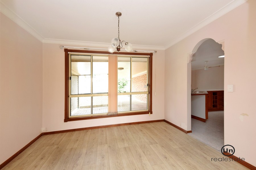 3 Cocos Palm Close, Boambee East - Dining