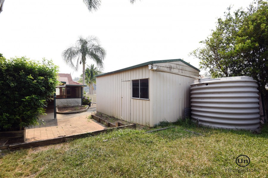 3 Cocos Palm Close, Boambee East - Garage/shed / w