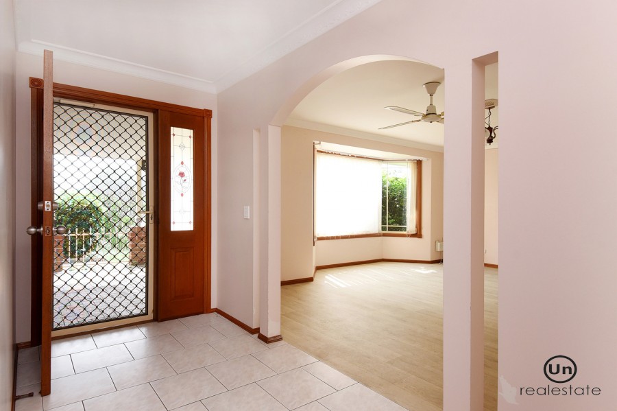 3 Cocos Palm Close, Boambee East - Foyer / formal 