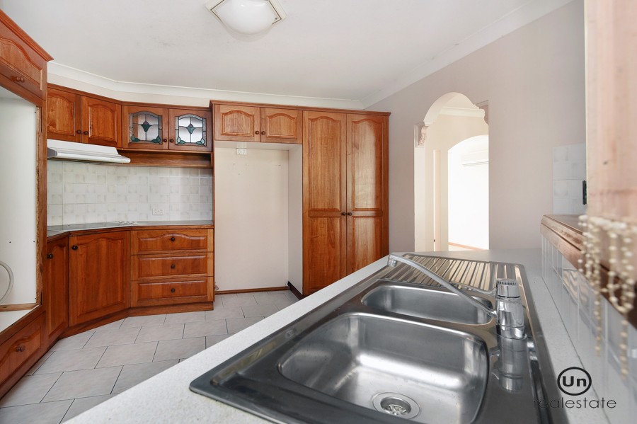 3 Cocos Palm Close, Boambee East - Kitchen