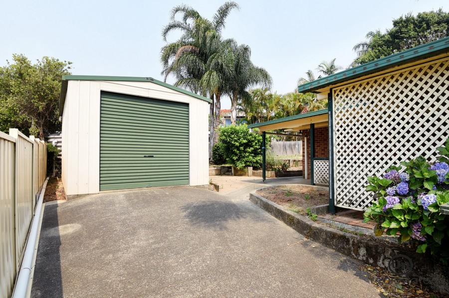 3 Cocos Palm Close, Boambee East - Side access to 