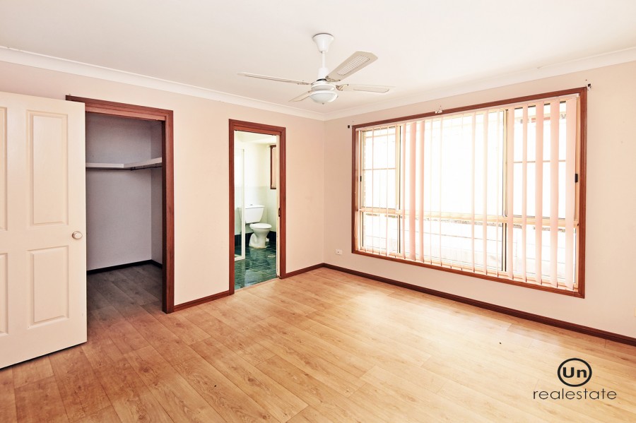 3 Cocos Palm Close, Boambee East - Master bedroom 