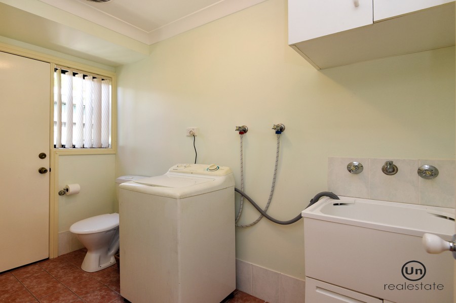 25 Cuthbert Street, Boambee East - Laundry