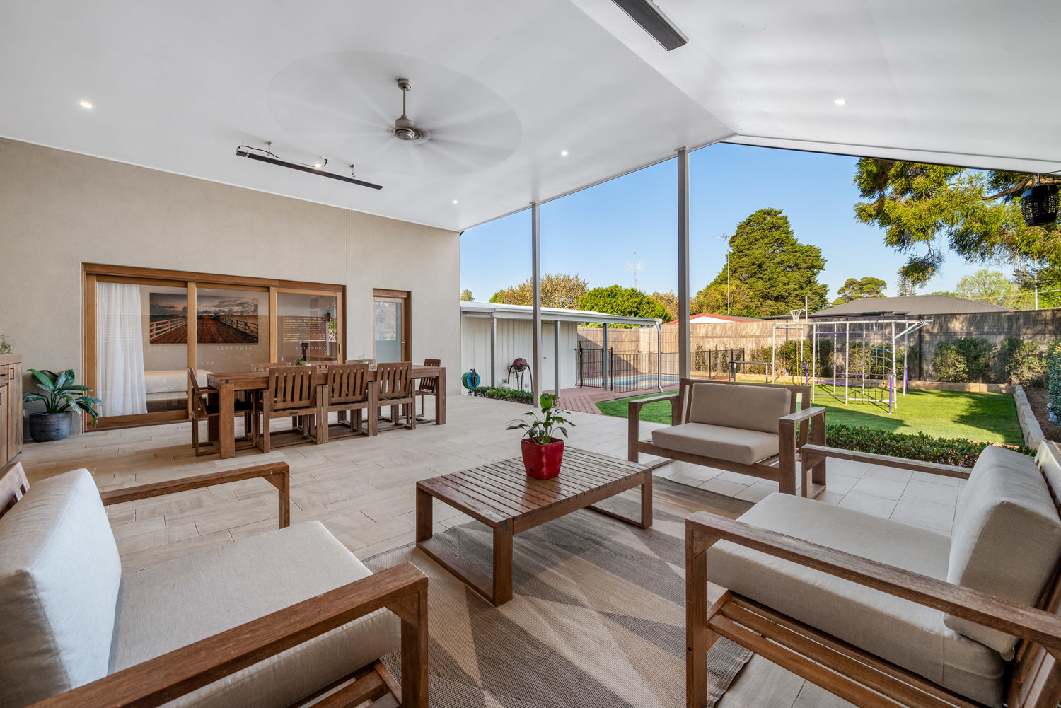 24 Rosemont Avenue, Emu Plains > Property Central