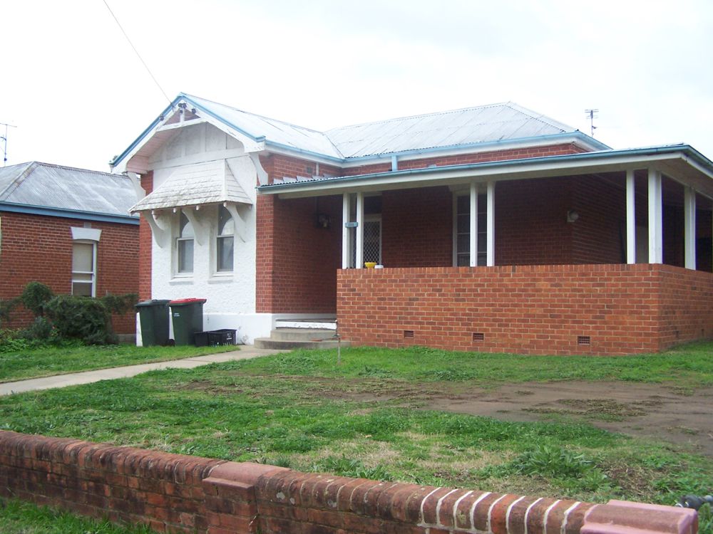 1/132 Carthage Street, Tamworth > Kelly's Real Estate