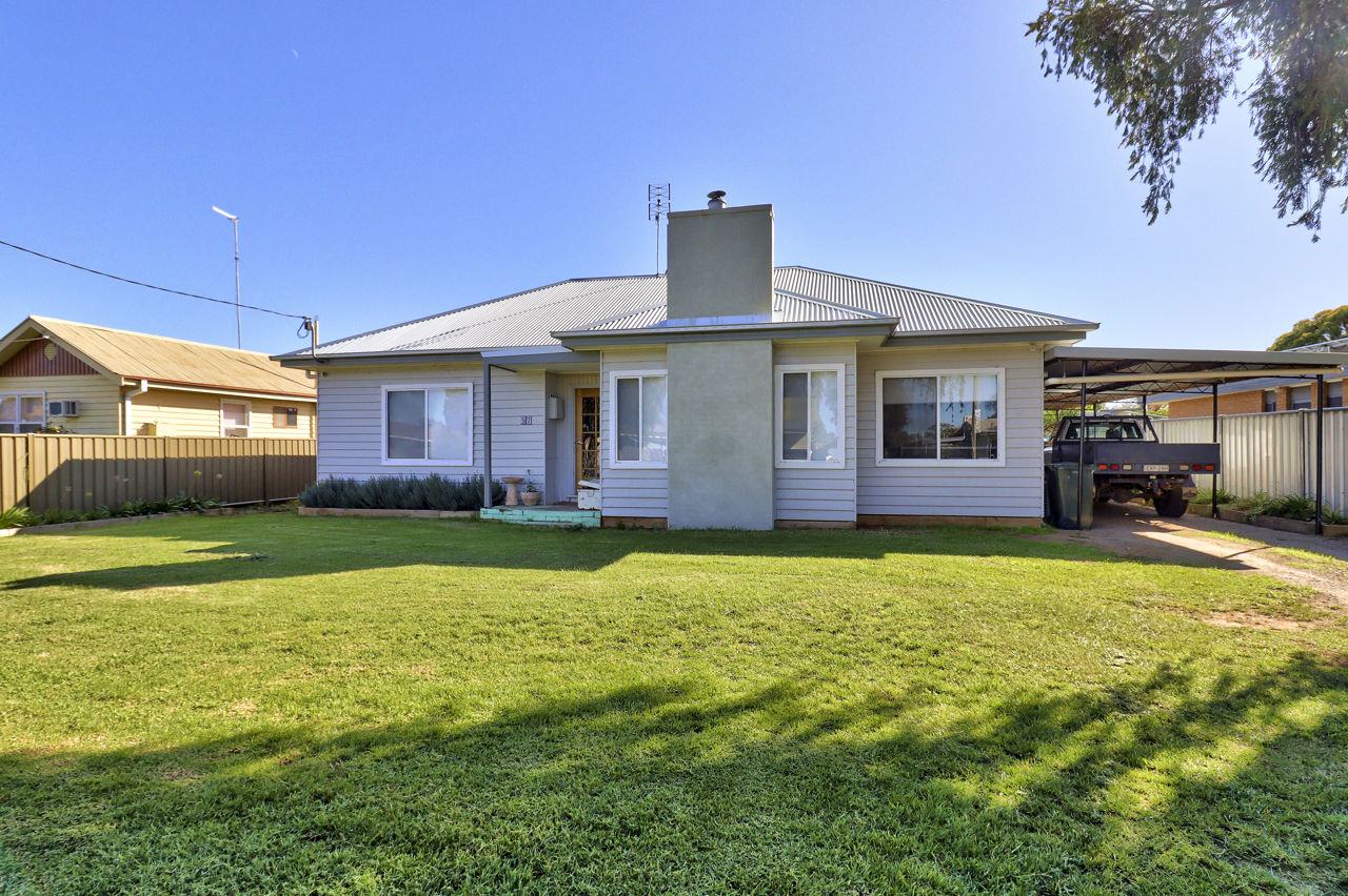 97 Mackenzie Street, Deniliquin > Big River Real Estate