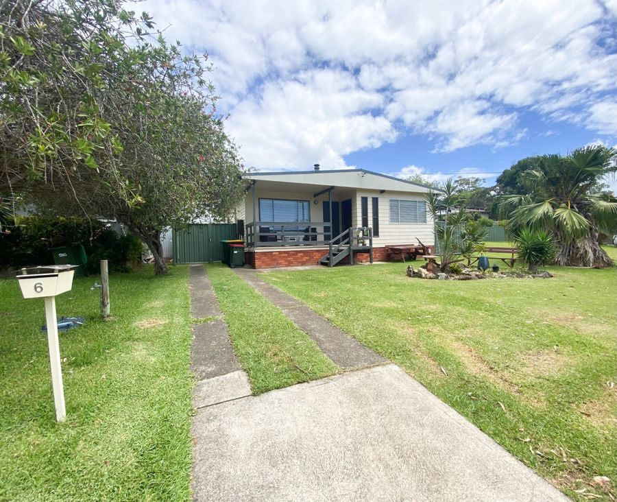 6 Saltwater Crescent, Diamond Beach > Andrews Gardner Real Estate