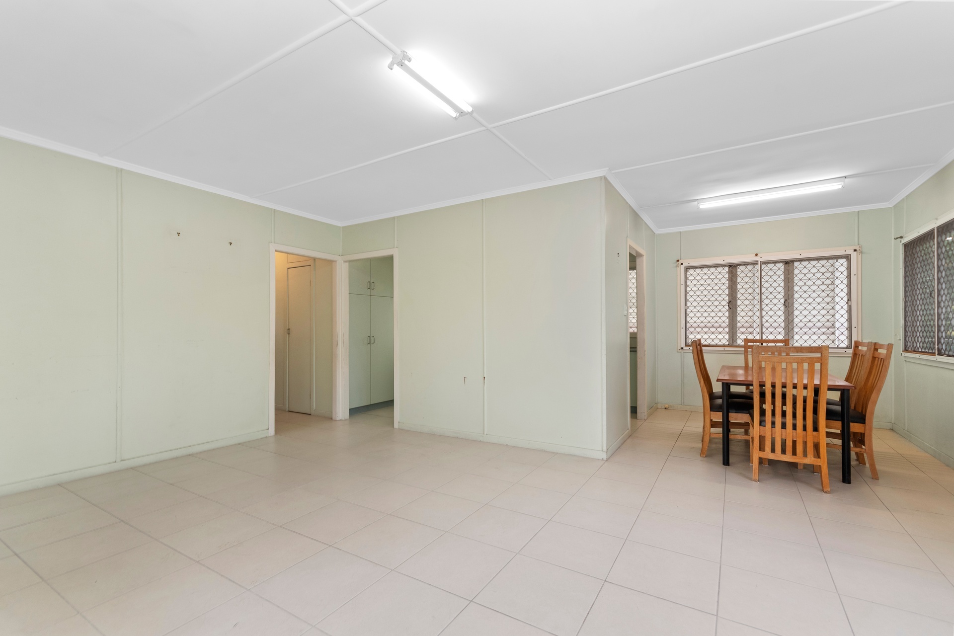 Open for inspection in Currajong
