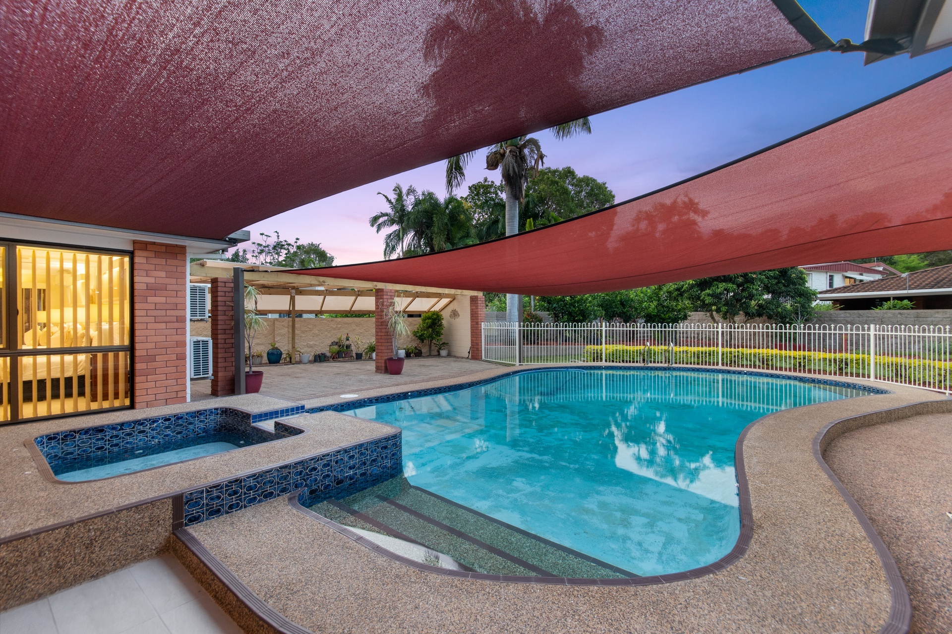 Real Estate in Annandale